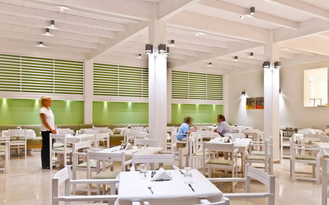 Lindos White Hotel & Suites