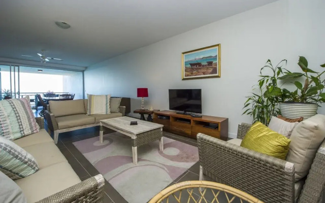 1 Bright Point Apartment 5404