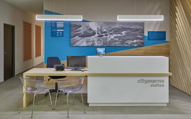 City Express Suites Cancún Aeropuerto Riviera