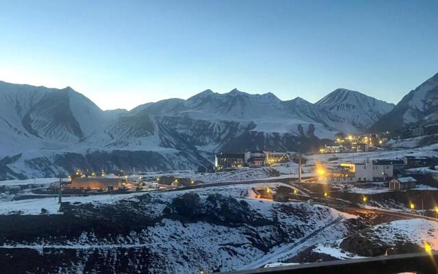 Delux apartment for 6 guest, new gudauri