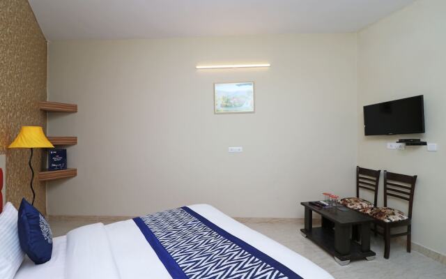 OYO Flagship 10223 Hotel Clouds 21