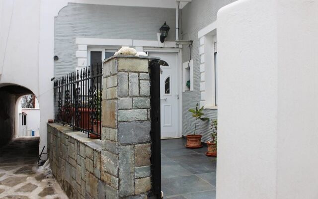Beautiful house in Syneti • Andros