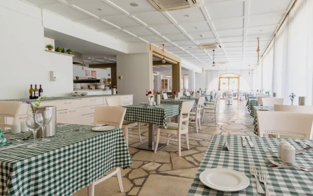 Modern Studio With no Balcony for 2 People in Limassol, Cyprus from 177$, photos, reviews - zenhotels.com
