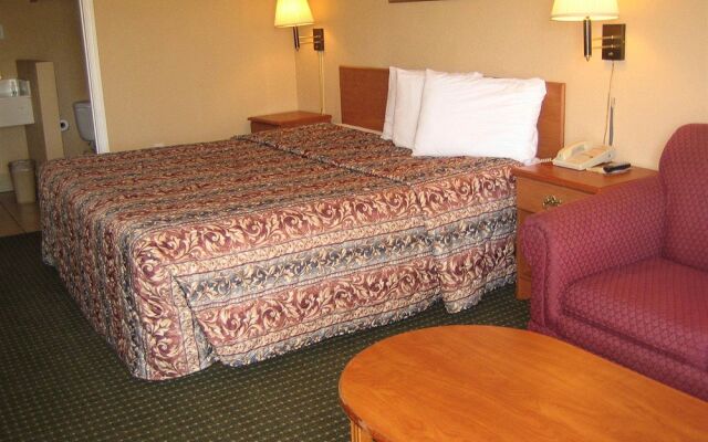 The Crossroads Hotel & Suites