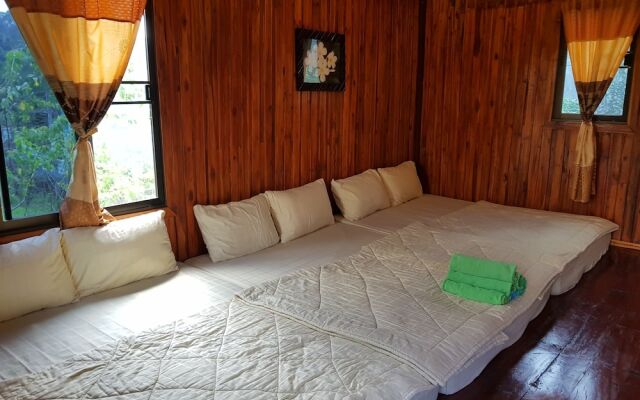 Baan Phanawan Resort