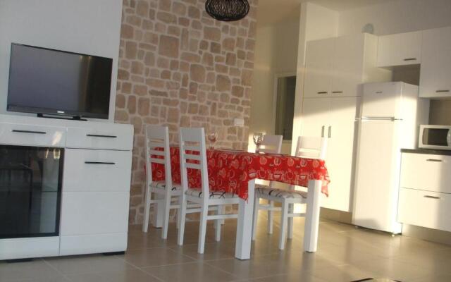 Apartments Jela