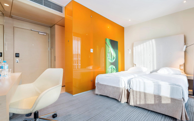 Sound Garden Hotel Airport