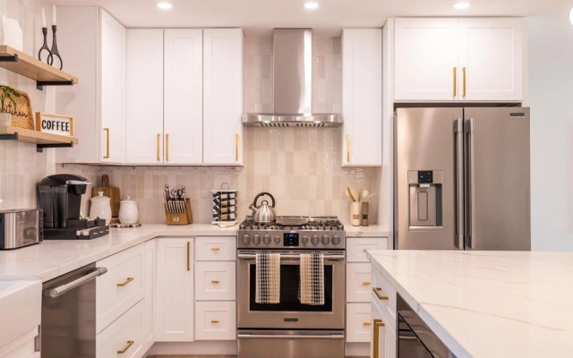 Scottsdale Dreyfus 5 Bedroom Home by RedAwning