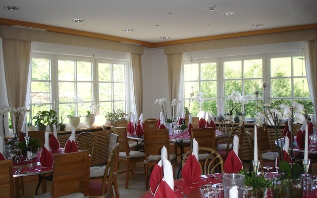 stuub jostal