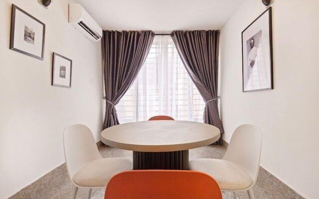 MountRoyal Centre Hotel and Suites