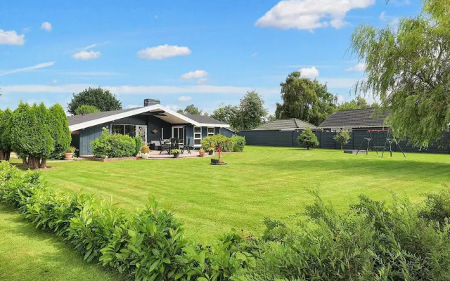 8 Person Holiday Home in Vaeggerlose