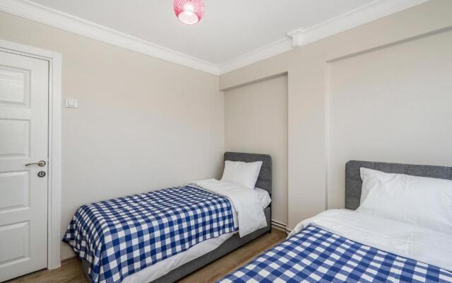 Altiparmak central 4 bedroom apartment