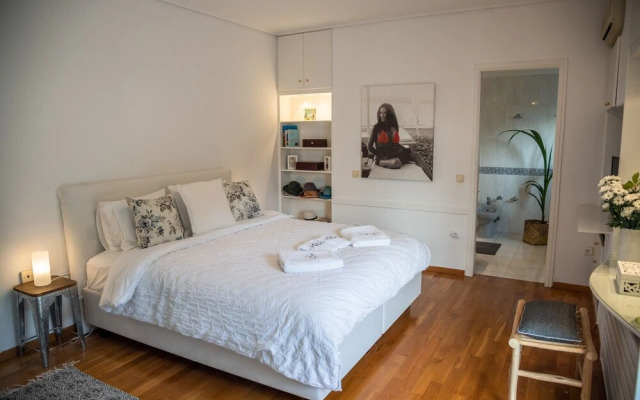 Vouliagmeni luxury Seaview apartment