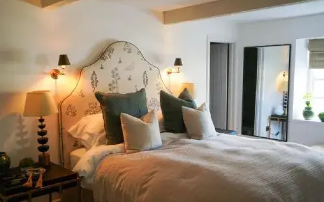 The Bell Country Inn