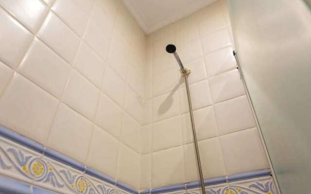 Cozy Apartment for 4 near Sol