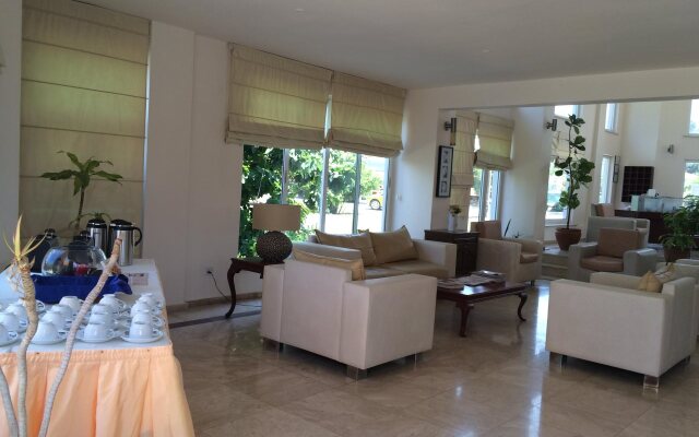 The Prince Inn Hotel & Villas