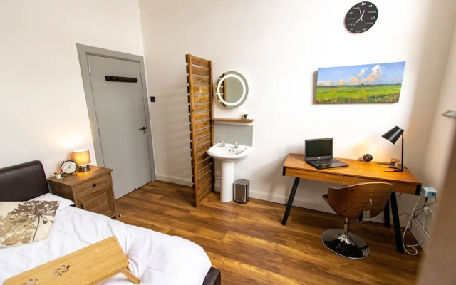 Cades Accommodation