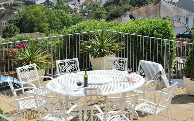 2 Hadleigh Villas