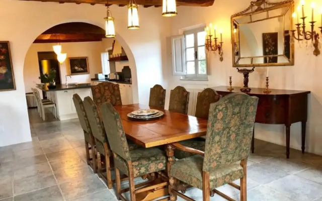 Villa Near Cortona With Pool & Countryside Views