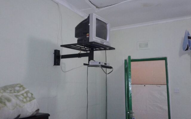 Kazungula Guest House