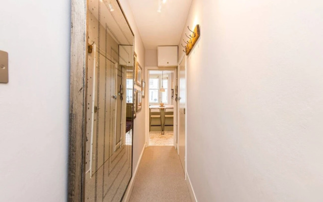 Charming, Recently Renovated 2-bed in Fulham