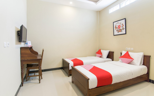 Super OYO 890 Dewi Fortuna Guest House