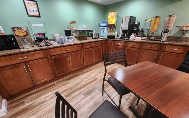 Baymont by Wyndham Manteca