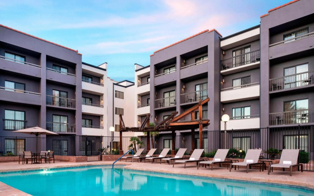 Courtyard by Marriott Phoenix Airport