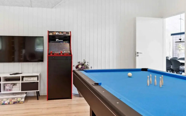 5 Star Holiday Home in Dronningmolle