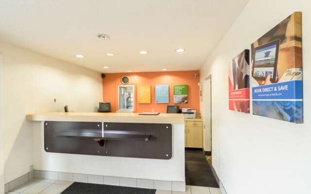 Motel 6 Crawfordsville, IN