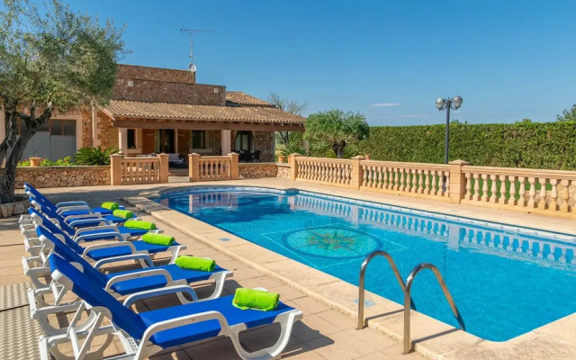 Sa Cumuna in Campos With 3 Bedrooms and 2 Bathrooms