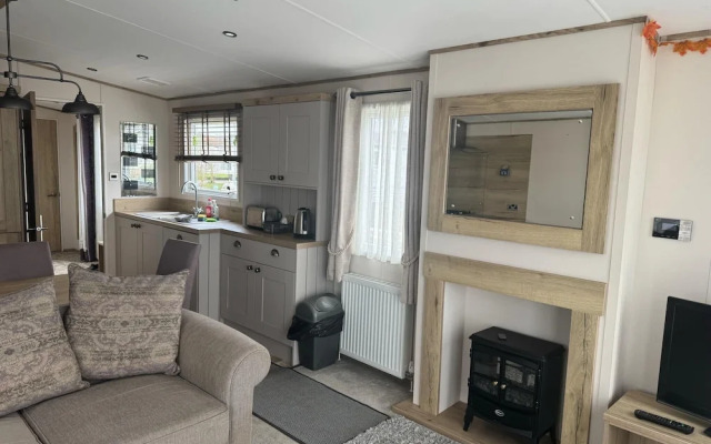 Luxury 2 Bedroom van Linen Included Pets go Free