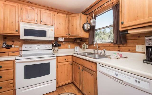 Moose Manor - Three Bedroom Cabin