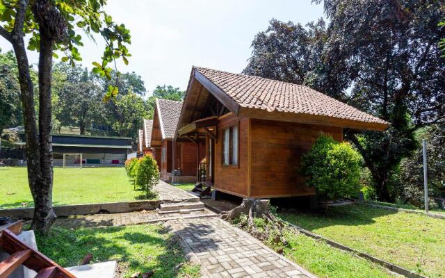 OYO 883 Pavo Resort