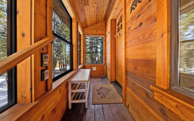 Tahoe City Retreat For 8!