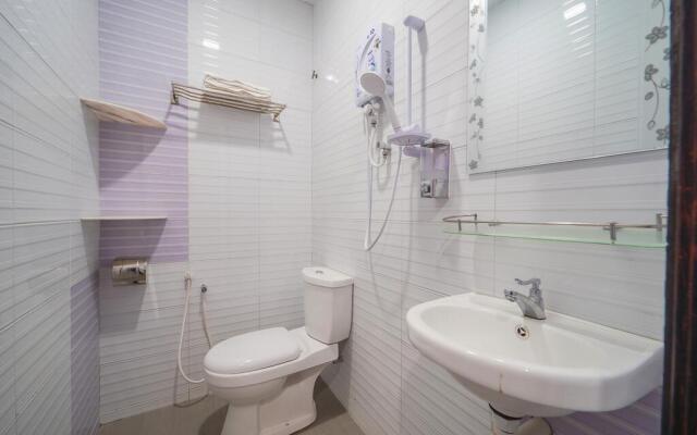 CMN Hotel & Homestay