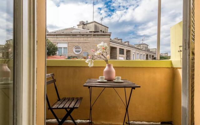 ALTIDO Lovely Studio w/Balcony near Duomo