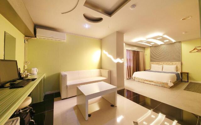 Starry Night Hotel