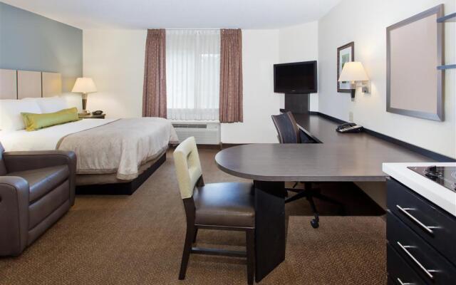 Sonesta Simply Suites Chicago Waukegan