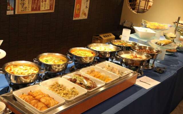 Nikoh Capsule Hotel Refre - Hostel - Caters to Men