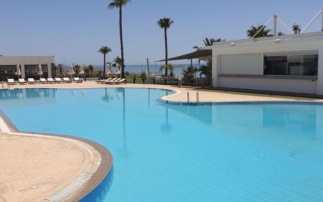 Piere Anne Beach Hotel