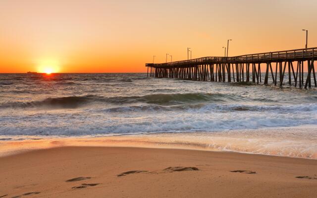 Holiday Inn Va Beach-Oceanside (21st St), an IHG Hotel