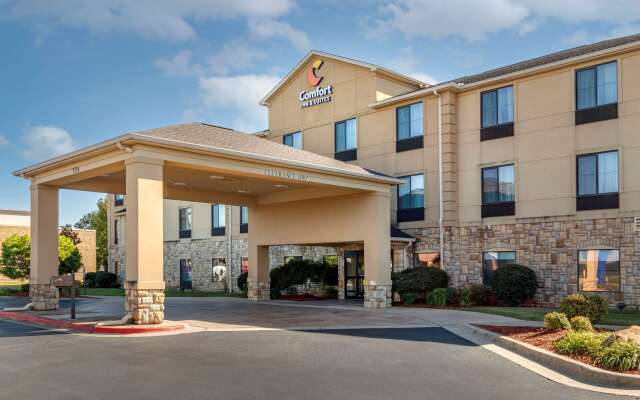 Comfort Inn & Suites Russellville I-40