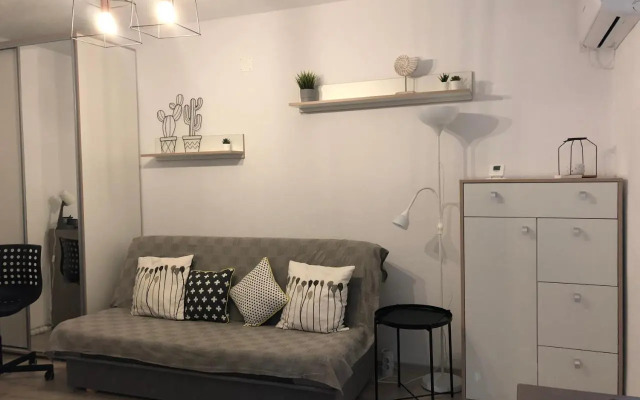 Cozy Place 5a-Self Check in & out-HBO MAX