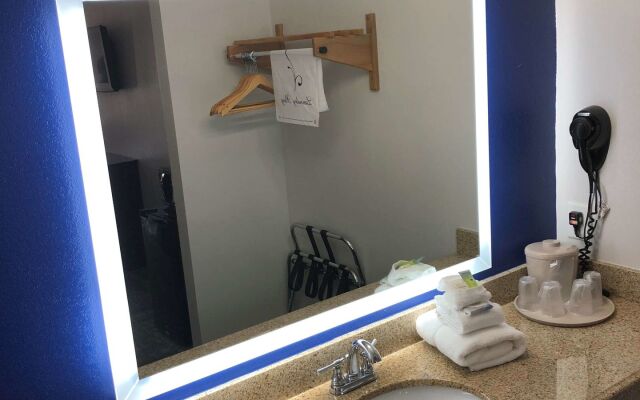 Executive Inn & Suites Joaquin