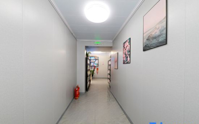 Theone Hotel（Wansui Mountain Wuxia City Store）