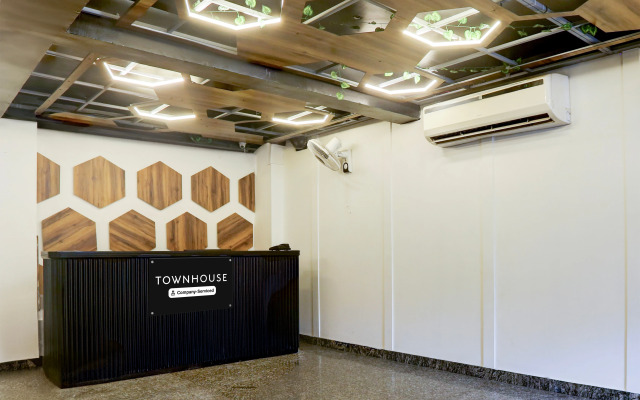 Super Townhouse Rohini Sector 18 Formerly Relic Stay