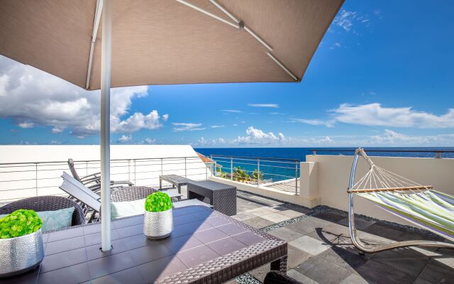 Amazing Sea View Penthouse w/ Private Rooftop