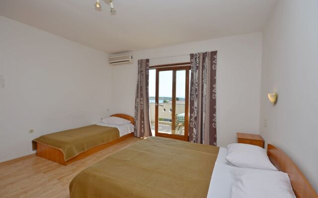 Apartments and Rooms Gordana