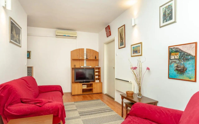 Apartment Relax – 1.4km from the Old town